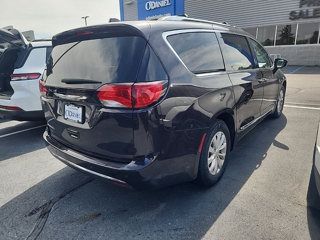 Used 2019 Chrysler Pacifica Touring L Van Passenger Van
