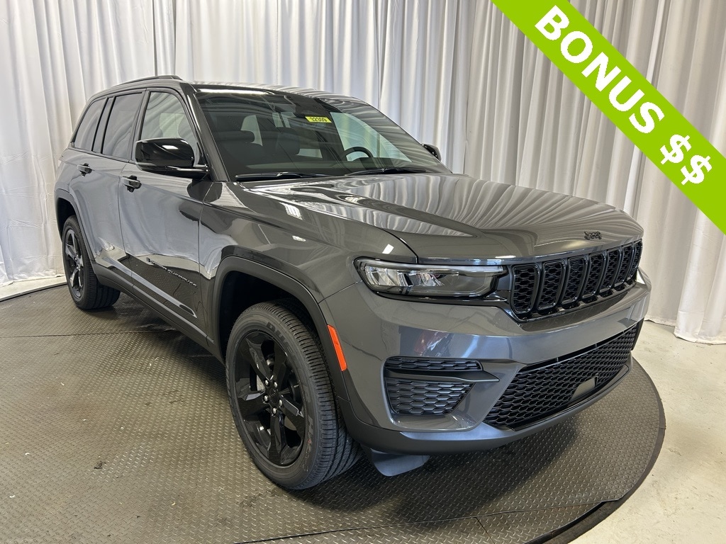 2025 Jeep Grand Cherokee Altitude's photo