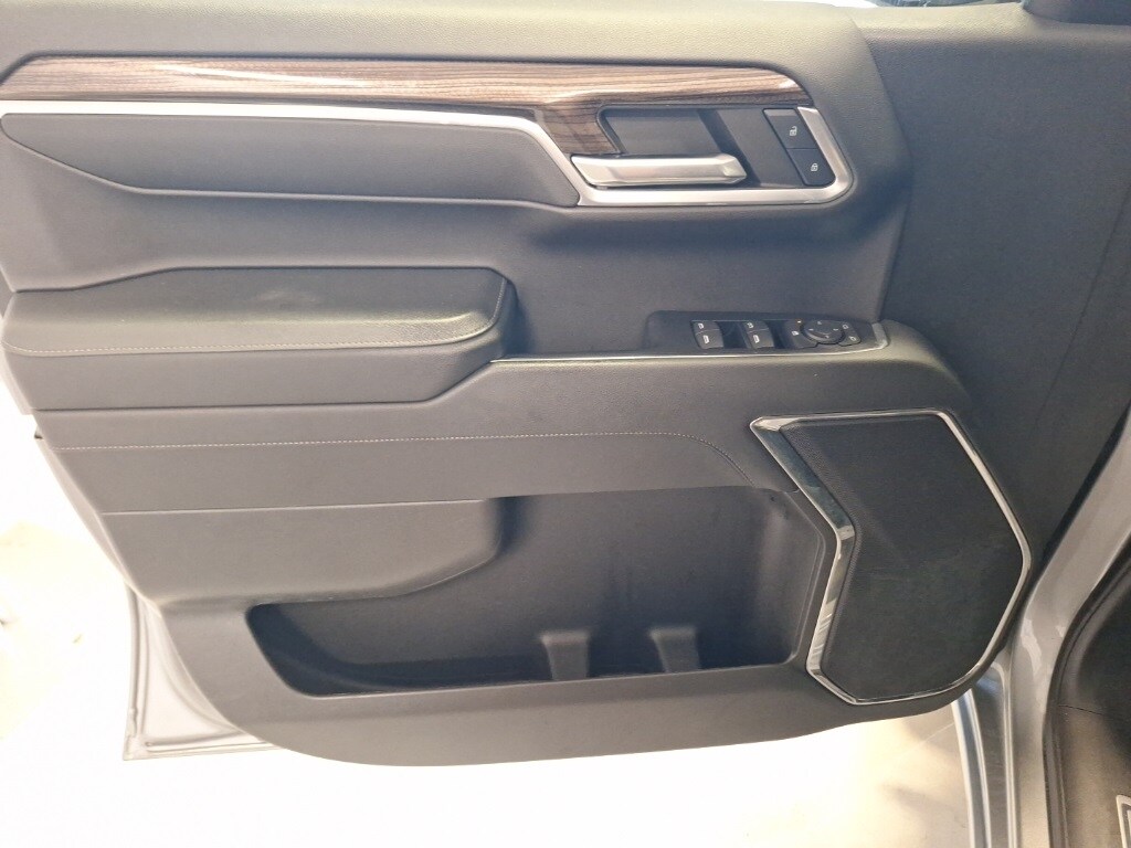 2023 Chevrolet Silverado 1500 LT photo 4