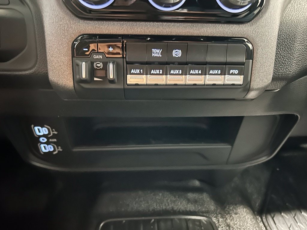 2026 RAM 3500 Chassis Tradesman - Photo 23
