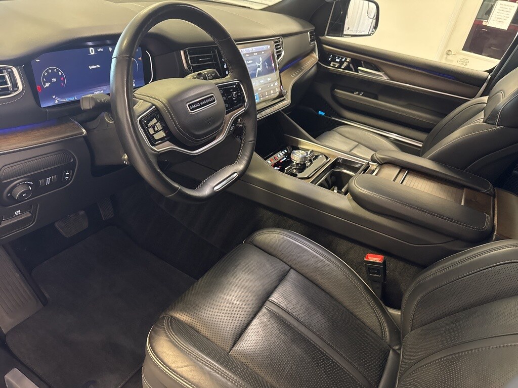 2024 Jeep Grand Wagoneer II photo 3