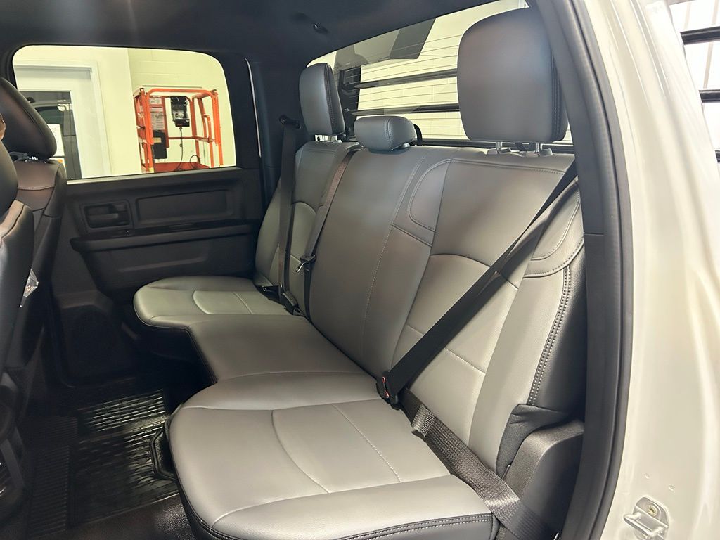 2026 RAM 3500 Chassis Tradesman - Photo 6