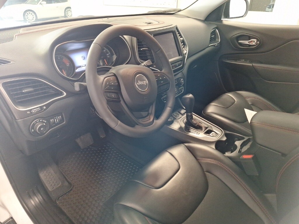 2022 Jeep Cherokee Trailhawk photo 2