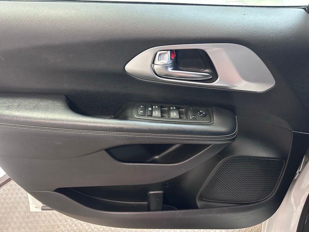 Used 2019 Chrysler Pacifica Touring L Plus Van Passenger Van