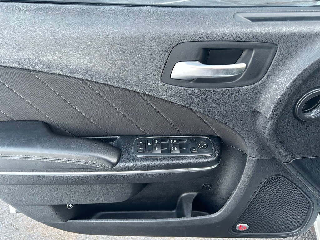 Used 2016 Dodge Charger SXT Sedan