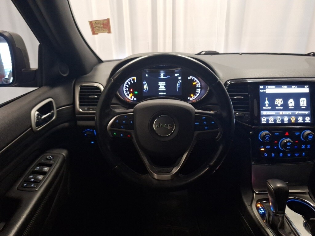 2020 Jeep Grand Cherokee Laredo photo 3