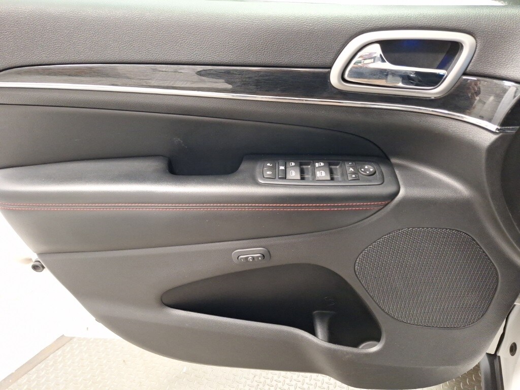 2017 Jeep Grand Cherokee Trailhawk photo 2