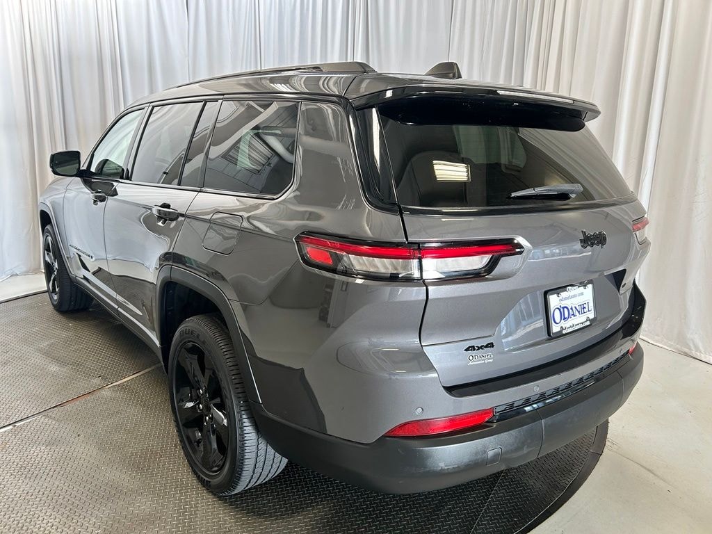 Used 2023 Jeep Grand Cherokee L Laredo SUV