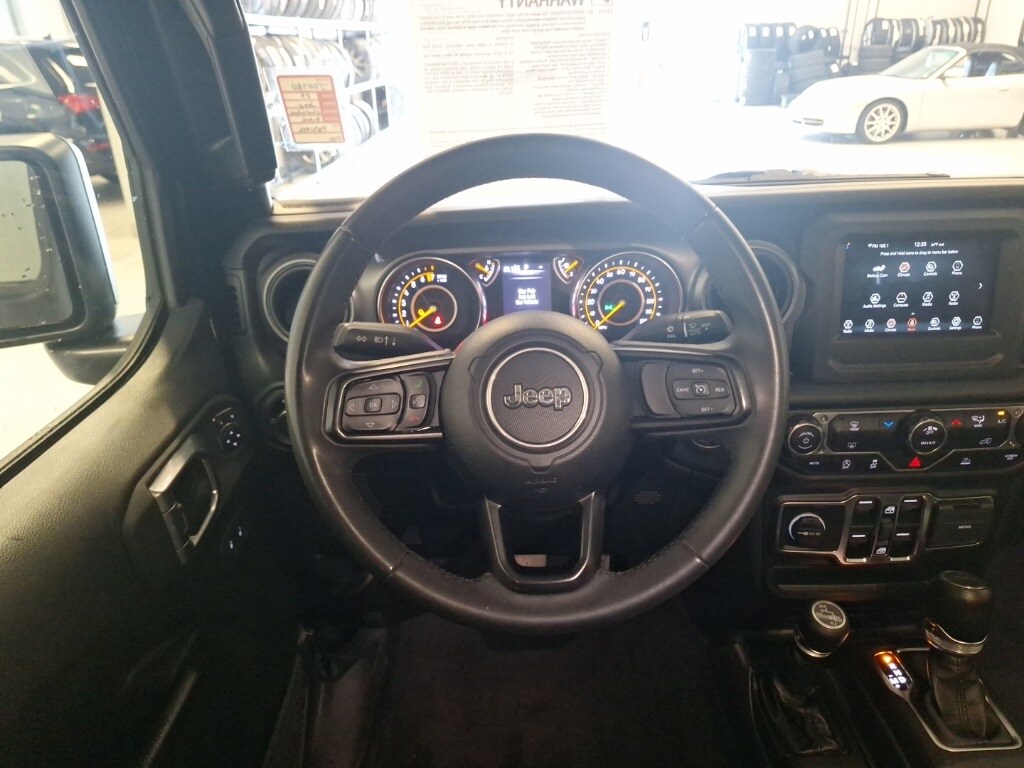 2023 Jeep Gladiator Sport photo 2