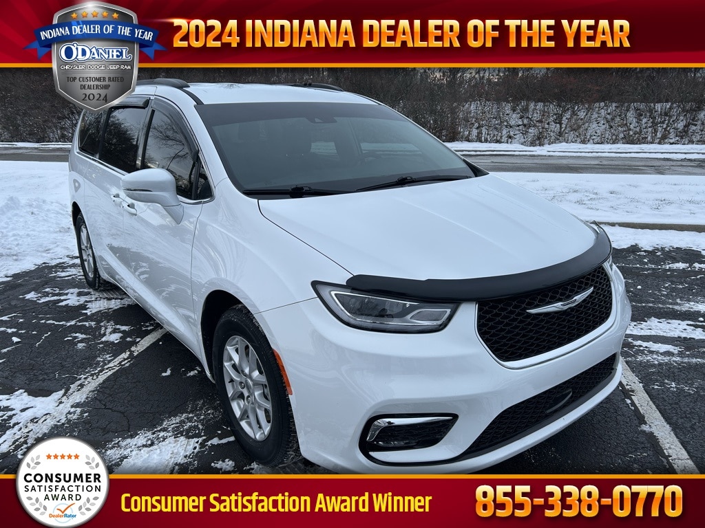 2022 Chrysler Pacifica Touring L's photo