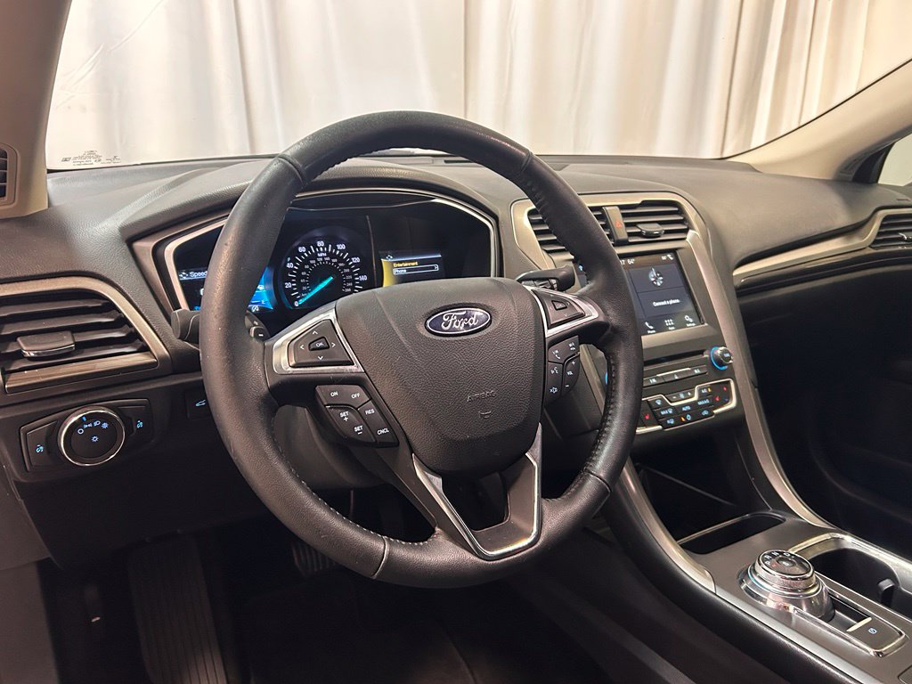 Used 2018 Ford Fusion SE Sedan