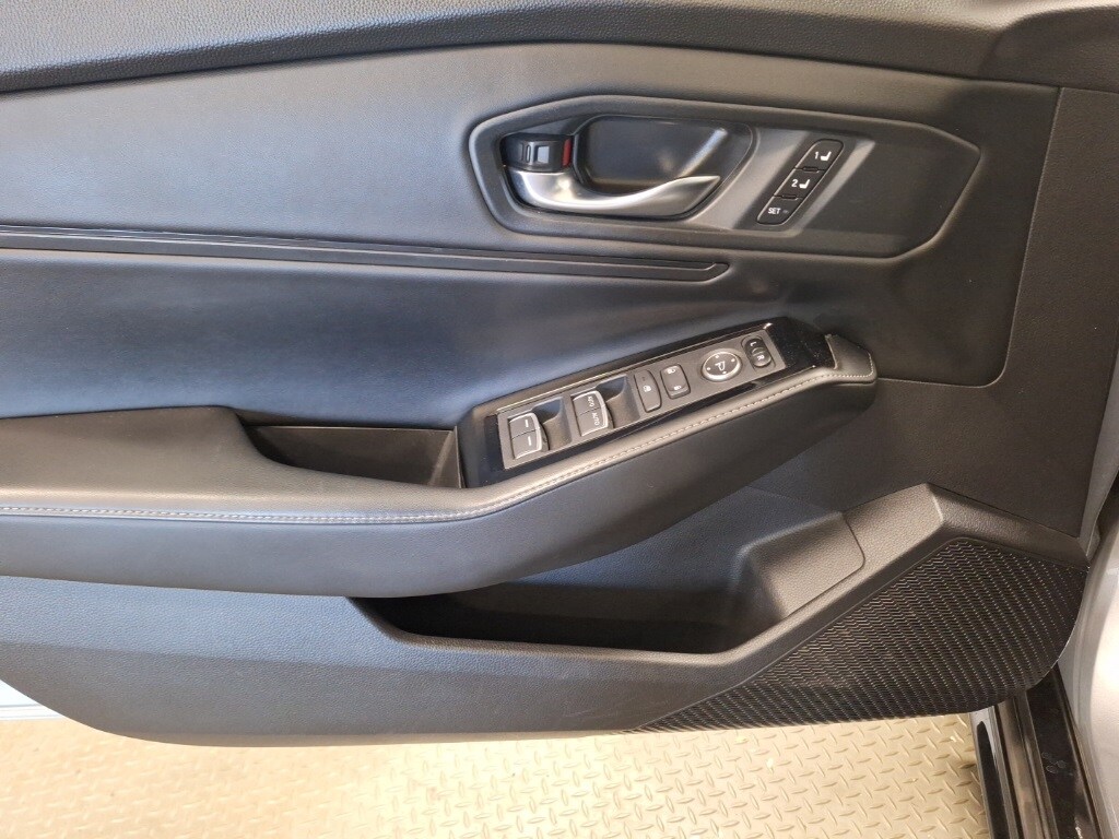 2023 Honda Accord Hybrid Touring photo 2