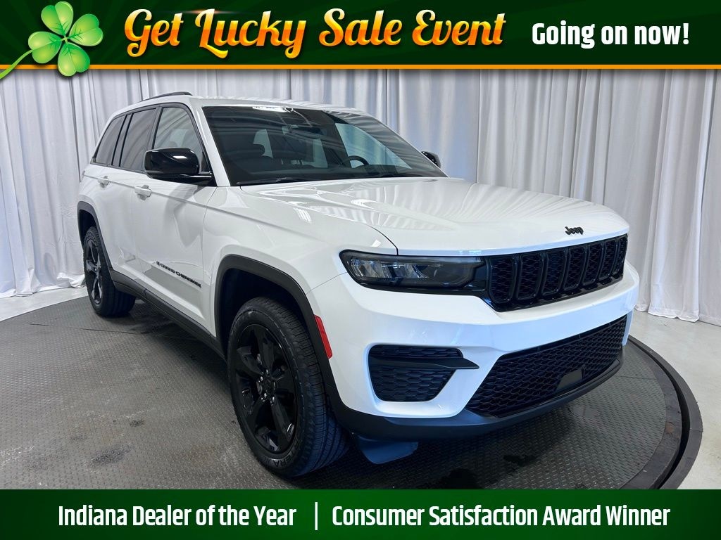 Used 2022 Jeep Grand Cherokee Laredo SUV