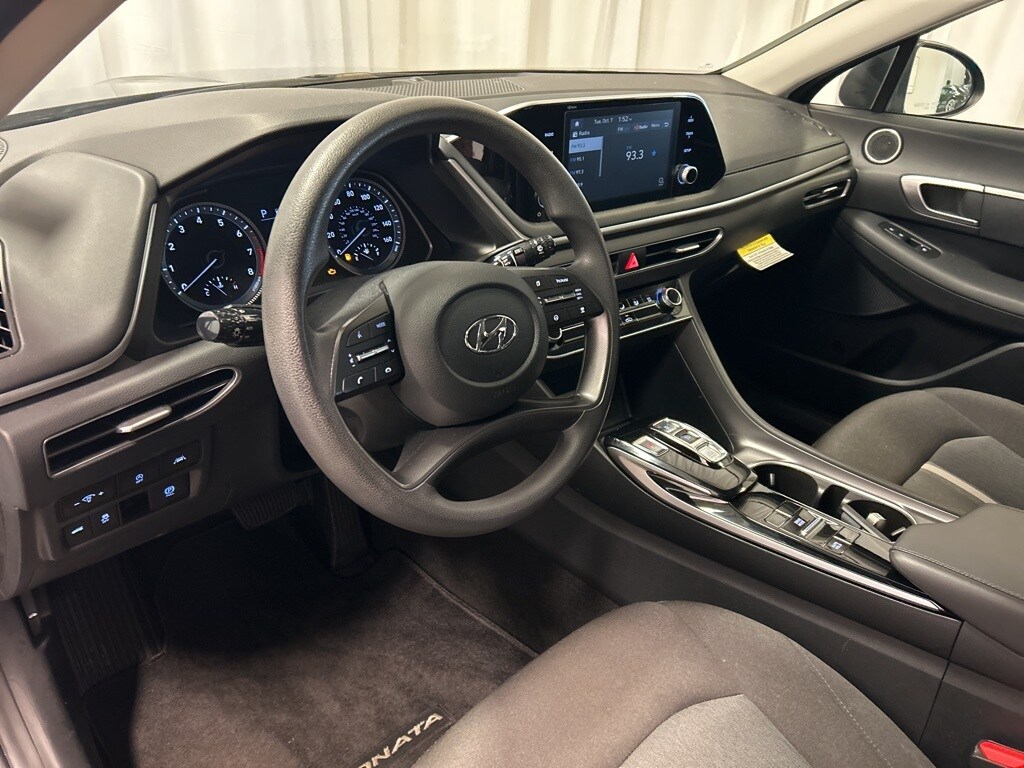 2022 Hyundai Sonata SE photo 3