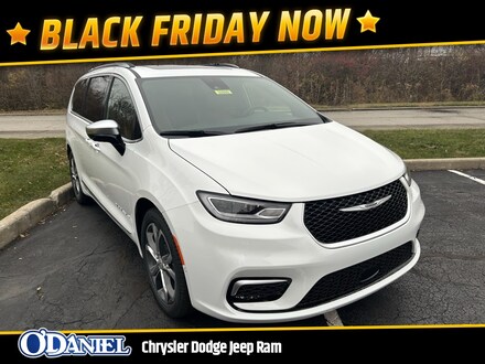 2026 Chrysler Pacifica PINNACLE Passenger Van