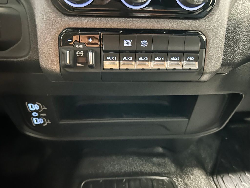 2026 RAM 3500 Chassis Tradesman - Photo 23