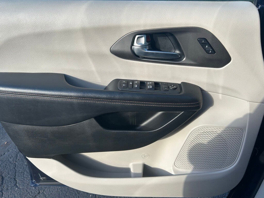 Used 2020 Chrysler Pacifica Touring L Van Passenger Van