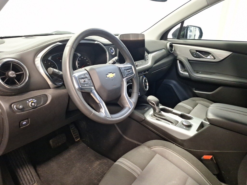 2024 Chevrolet Blazer 2LT photo 2