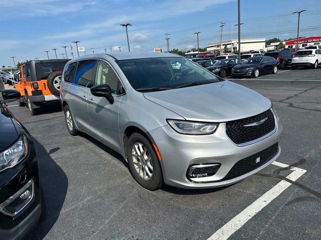 Used 2024 Chrysler Pacifica Touring L Van Passenger Van