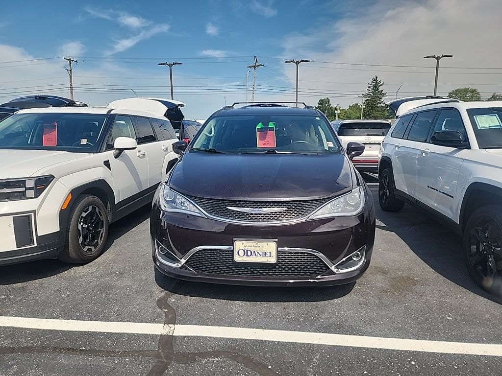 Used 2019 Chrysler Pacifica Touring L Van Passenger Van