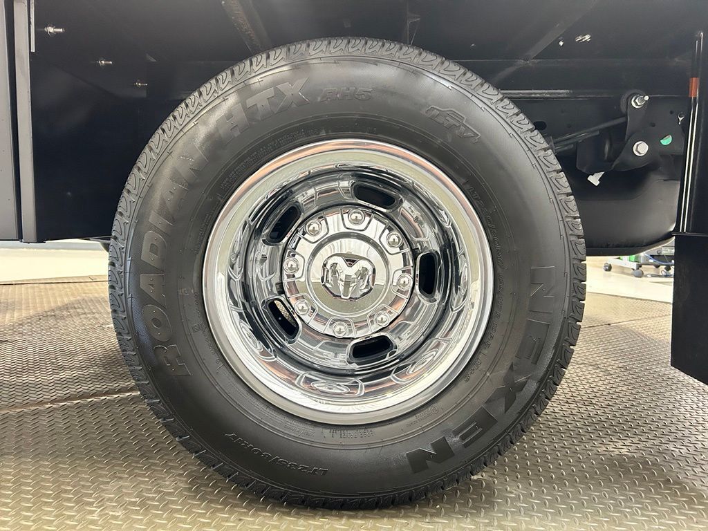 2026 RAM 3500 Chassis Tradesman - Photo 9