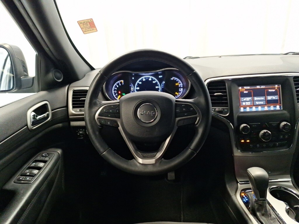 2019 Jeep Grand Cherokee Laredo E photo 3