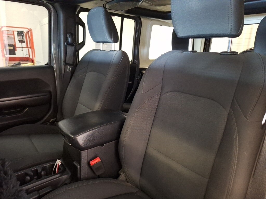 2018 Jeep Wrangler Unlimited Sport photo 3