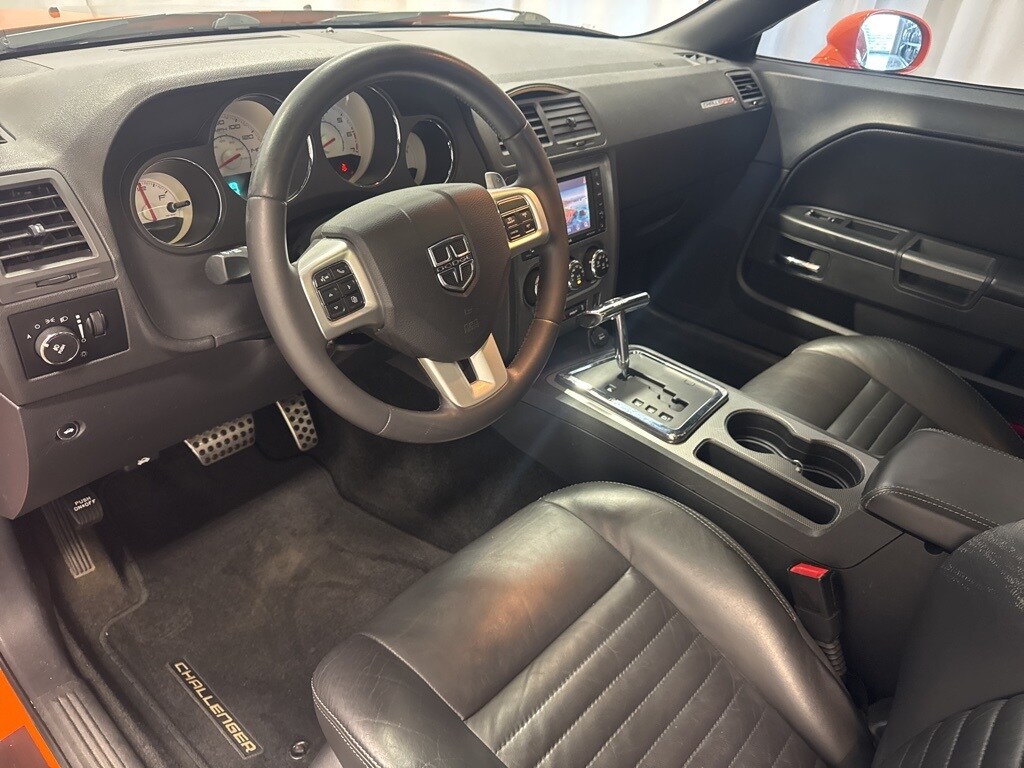 2014 Dodge Challenger R/T photo 3