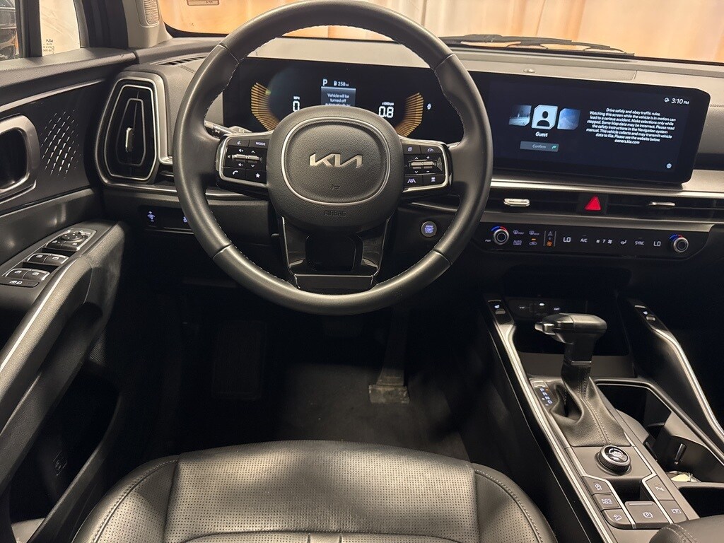 2024 Kia Sorento X-Line photo 2