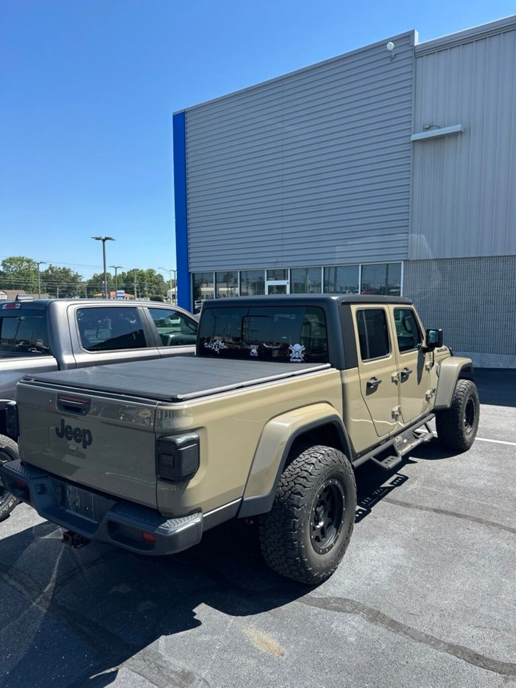 Used 2020 Jeep Gladiator Sport Truck Crew Cab