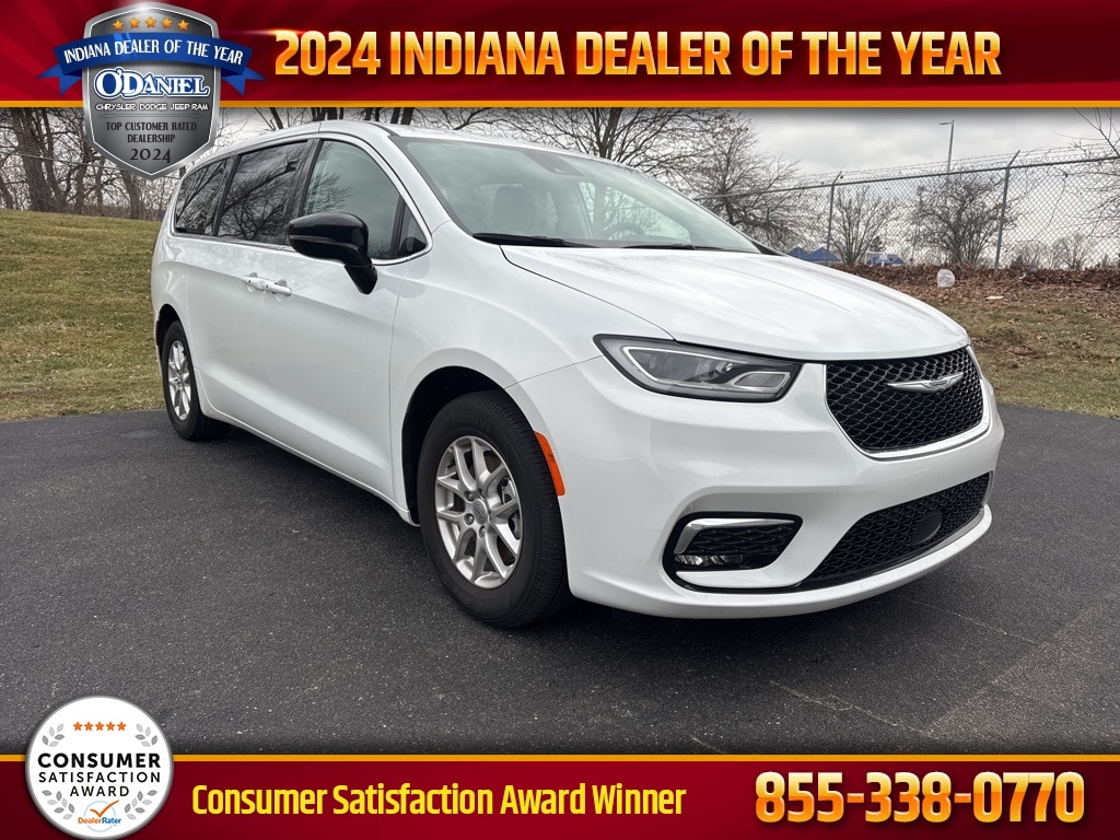 2024 Chrysler Pacifica Touring L's photo