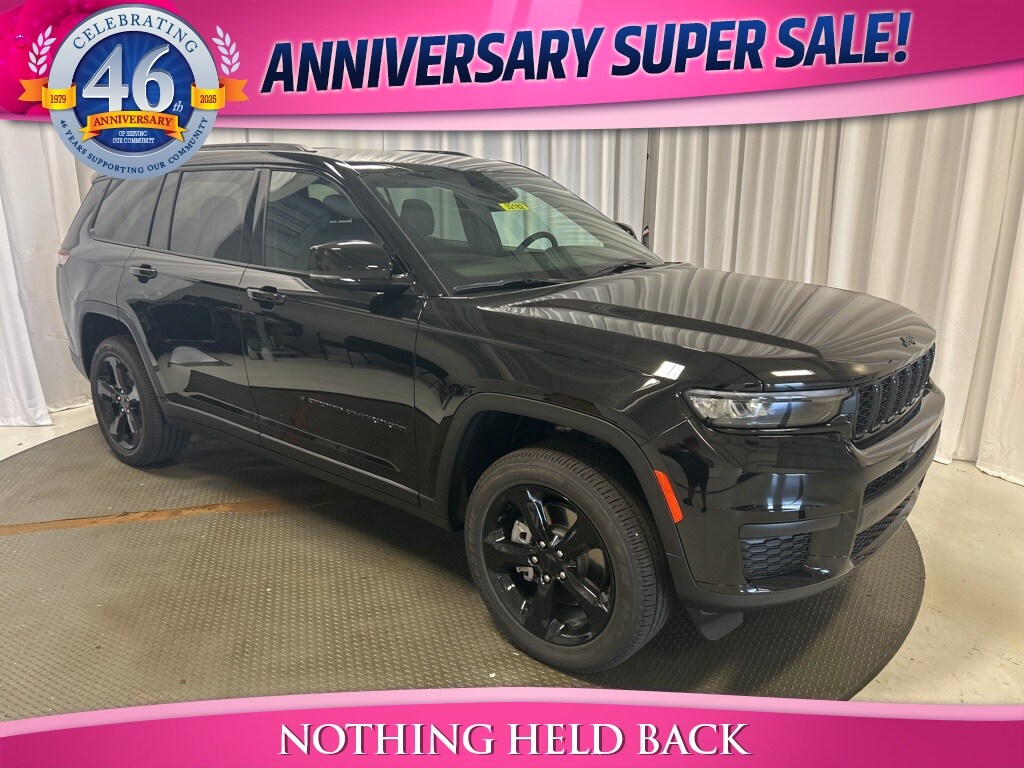 2025 Jeep Grand Cherokee Altitude photo 2