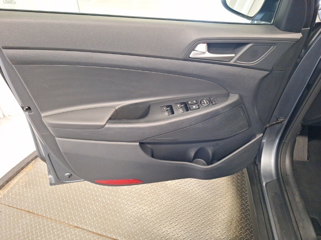 2021 Hyundai Tucson Value photo 4