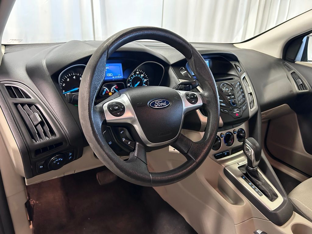 Used 2014 Ford Focus SE with VIN 1FADP3K24EL214174 for sale in New Haven, IN