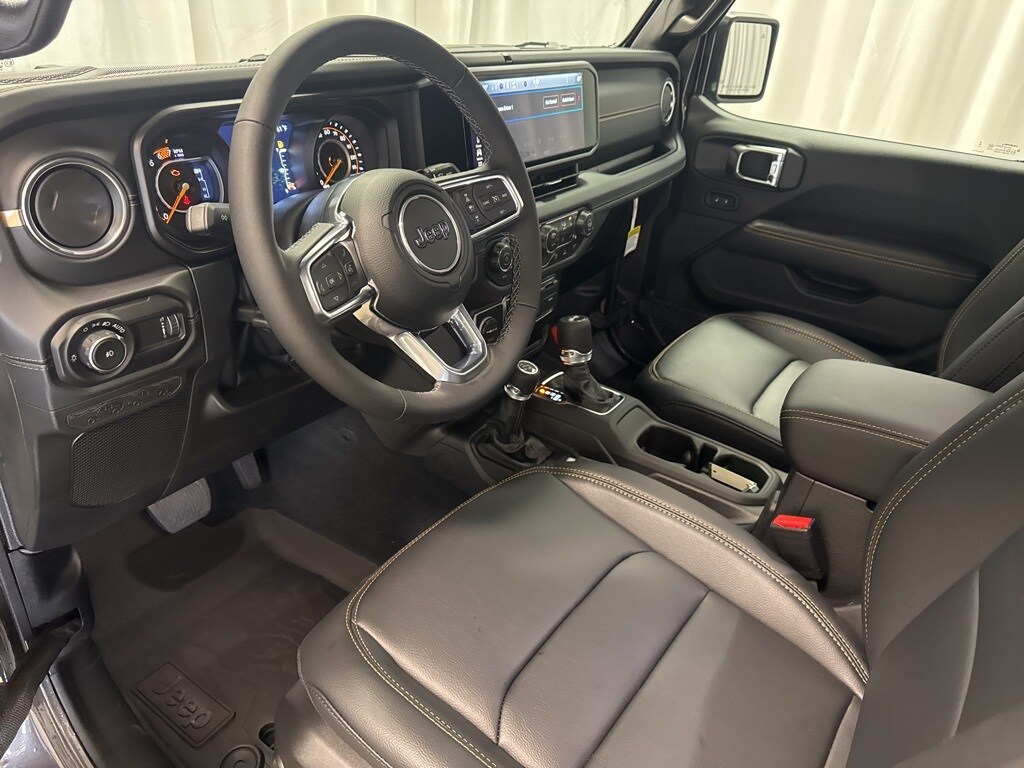2025 Jeep Wrangler Sahara photo 2