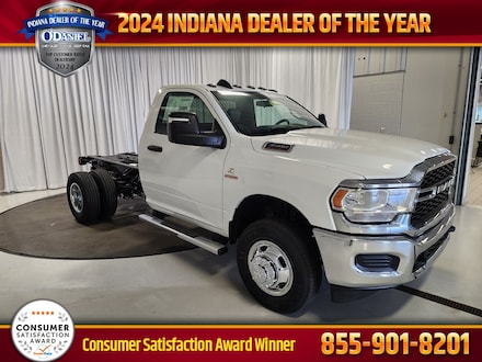 2024 Ram 3500 Chassis Cab 3500 TRADESMAN CHASSIS REGULAR CAB 4X4 60' CA Pickup