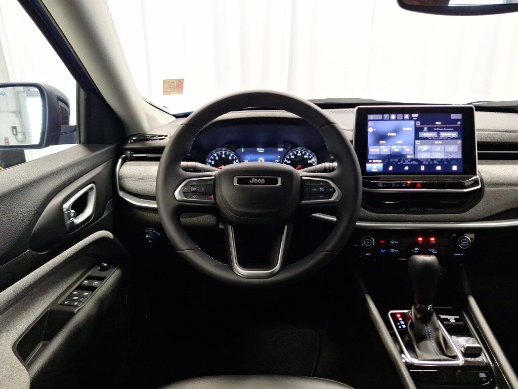 2022 Jeep Compass Latitude photo 2