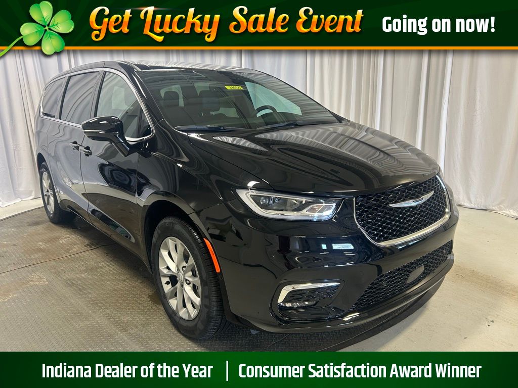 2026 Chrysler Pacifica Passenger Van 