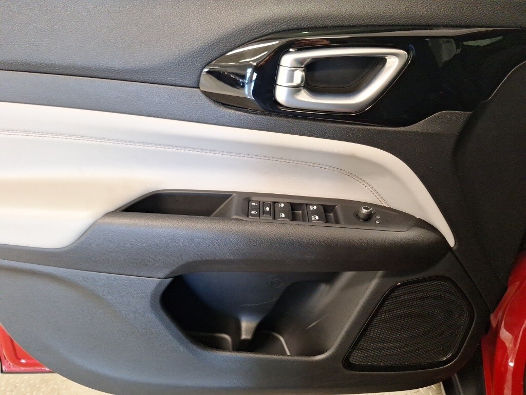 2023 Jeep Compass Limited photo 4
