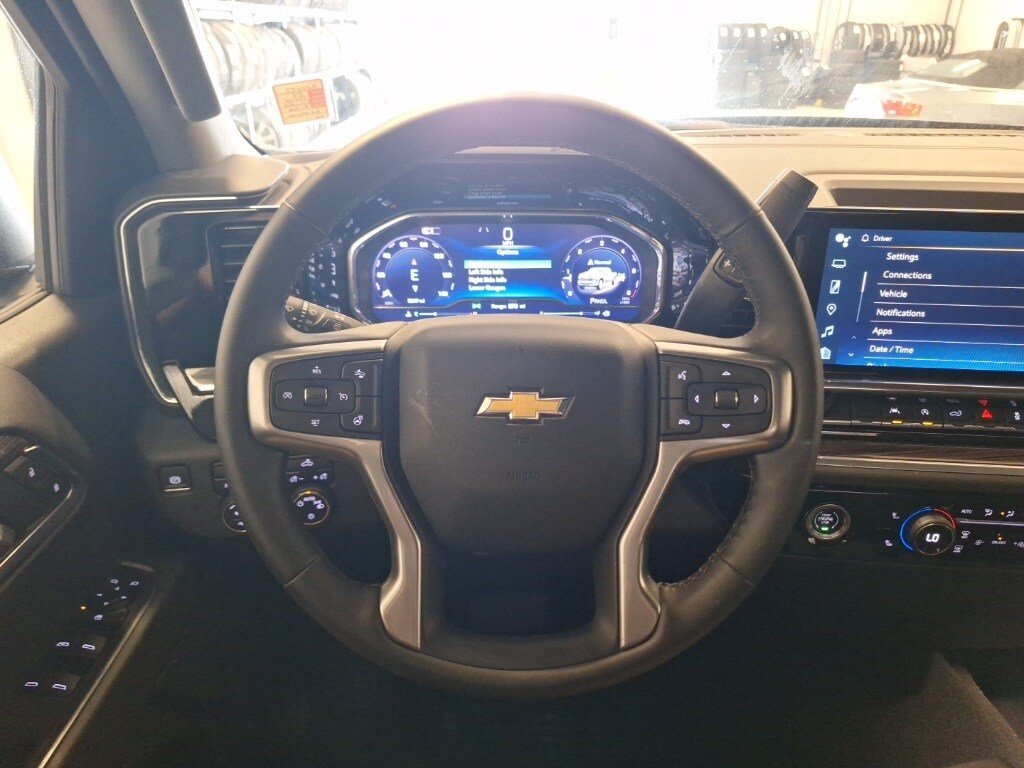2024 Chevrolet Silverado 1500 LT photo 2