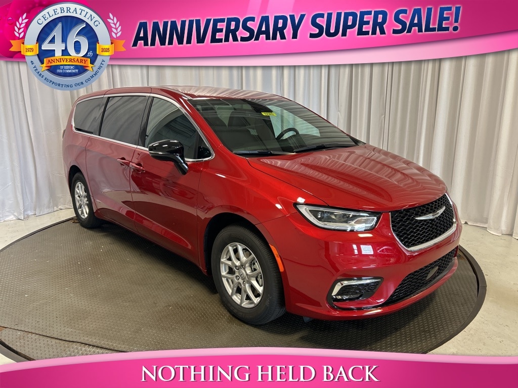 2026 Chrysler Pacifica photo 2