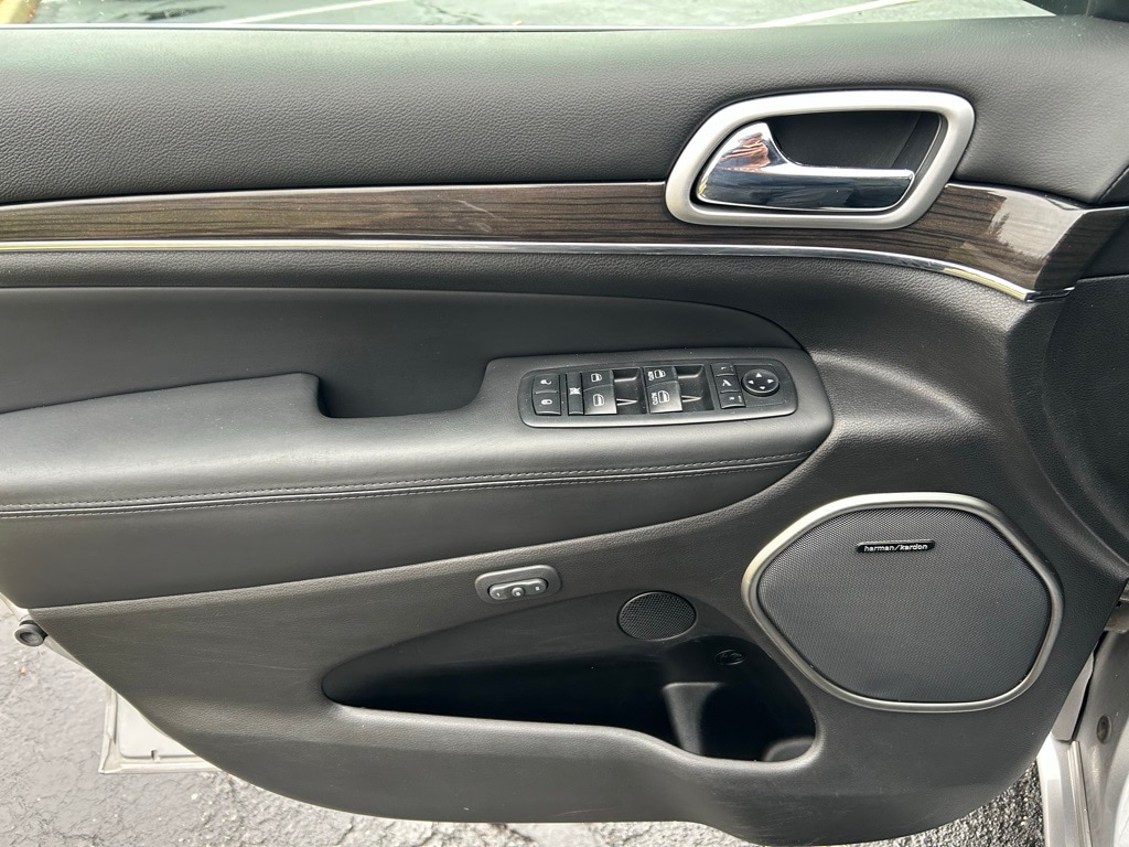 2018 Jeep Grand Cherokee Overland photo 4