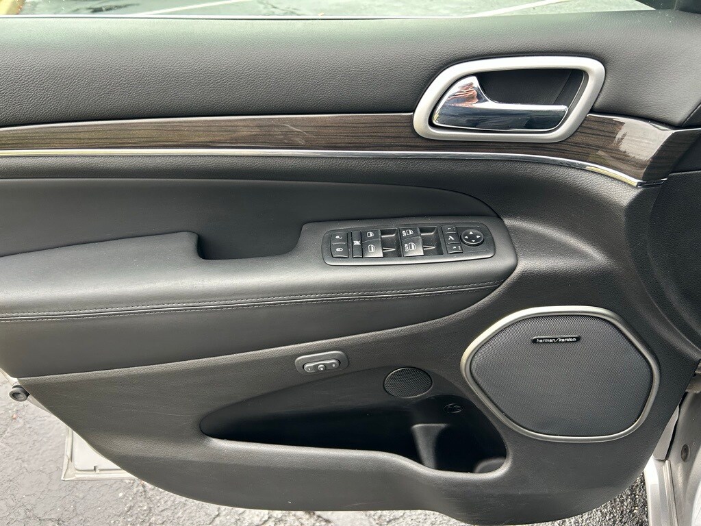 2018 Jeep Grand Cherokee Overland photo 4