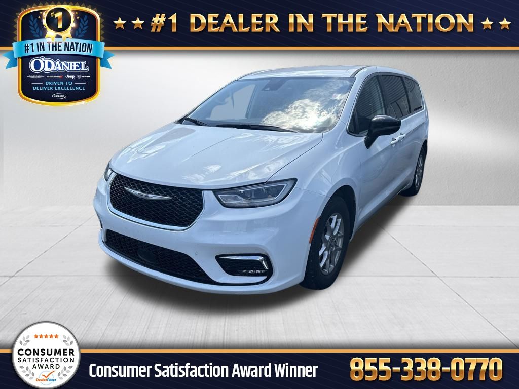 2024 Chrysler Pacifica Touring L's photo