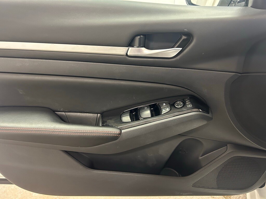 Used 2025 Nissan Altima SR Sedan