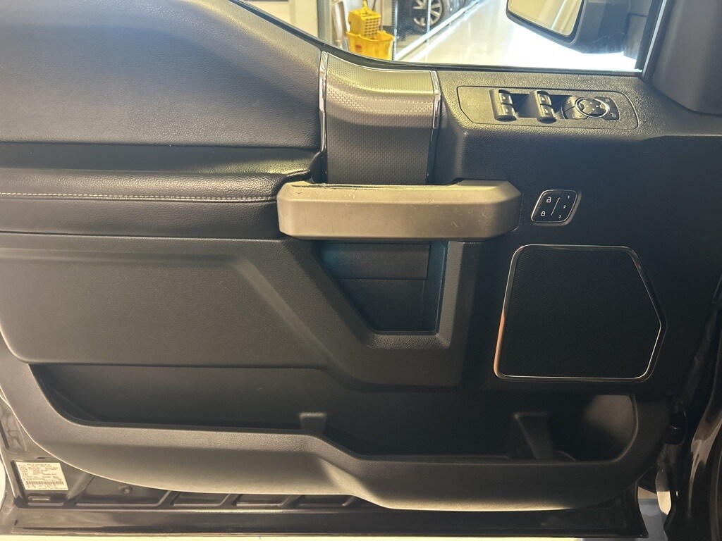 2015 Ford F-150 XLT photo 4