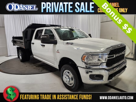 2024 Ram 3500 Chassis Cab 3500 TRADESMAN CREW CAB CHASSIS 4X4 60' CA Pickup