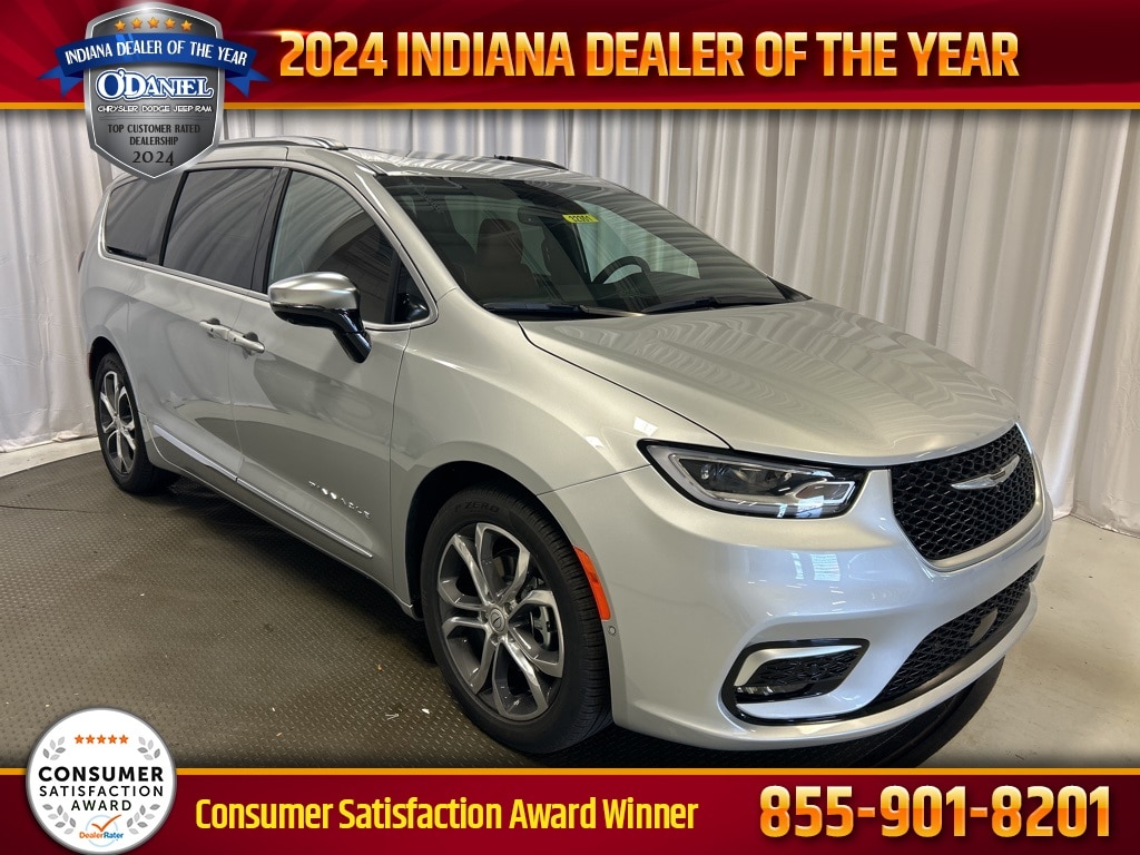 2026 Chrysler Pacifica Pinnacle's photo