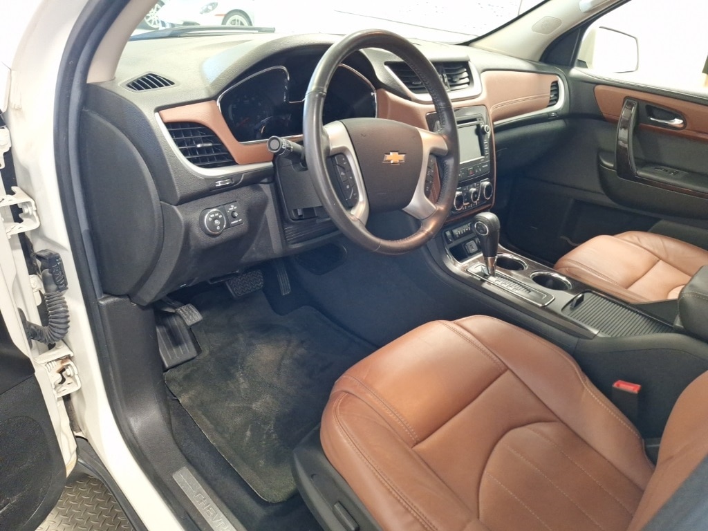 Used 2015 Chevrolet Traverse LTZ with VIN 1GNKVJKDXFJ135514 for sale in Fort Wayne, IN
