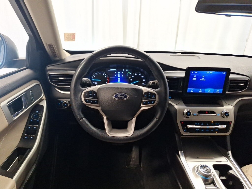 2022 Ford Explorer XLT photo 3